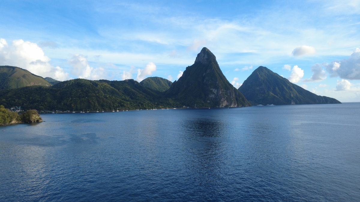 Soufrière Bay – Under the Pitons